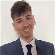 Laureato in scienze dell'educazione e formazione, con maturità scientifica ed esperienza nel mondo delle lezioni offre lezione